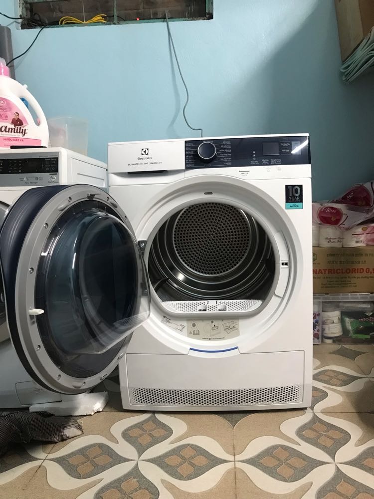 Máy sấy quần áo Electrolux EDH804H5WB - Thiết bị sấy khô quần áo hiện đại cho gia đình