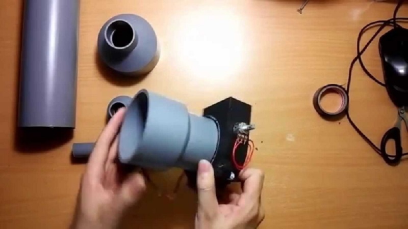 Tự chế hút mùi bếp rất phức tạp, tiêu tốn nhiều thời gian và công sức