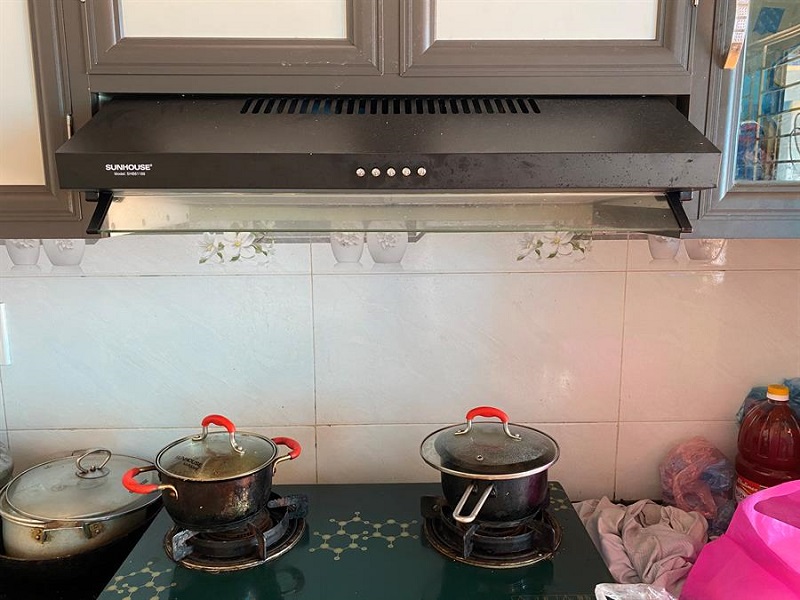Đặc điểm của máy hút mùi vỏ sơn Sunhouse SHB6118B