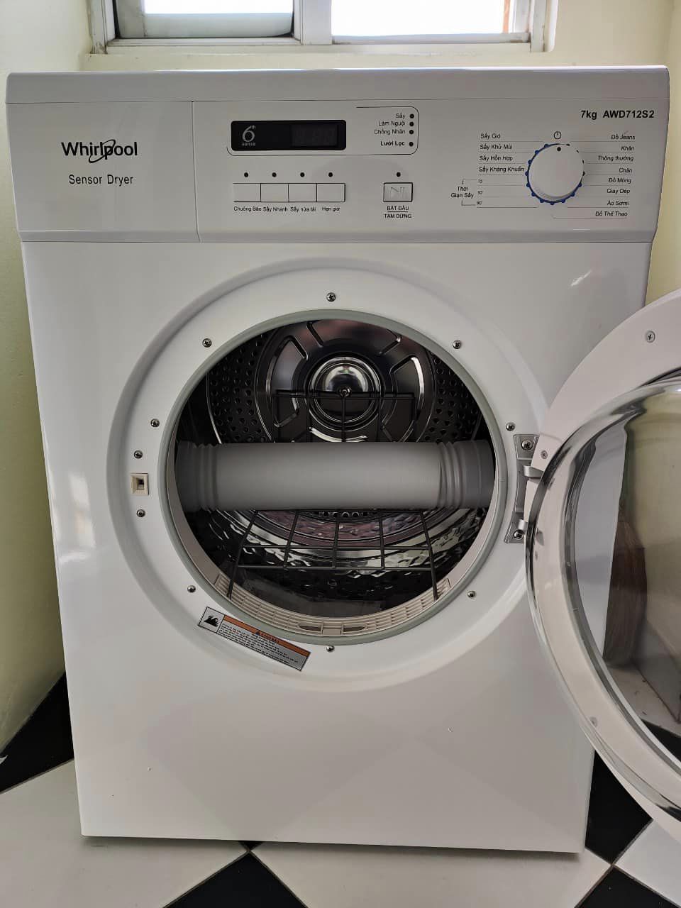 Chỉ với 5 triệu, bạn có thể sắm ngay máy sấy quần áo Whirlpool AWD712S2