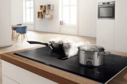 Bếp từ kết hợp hút mùi Bosch PXX875D67E - Món ăn ngon, không gian bếp sạch