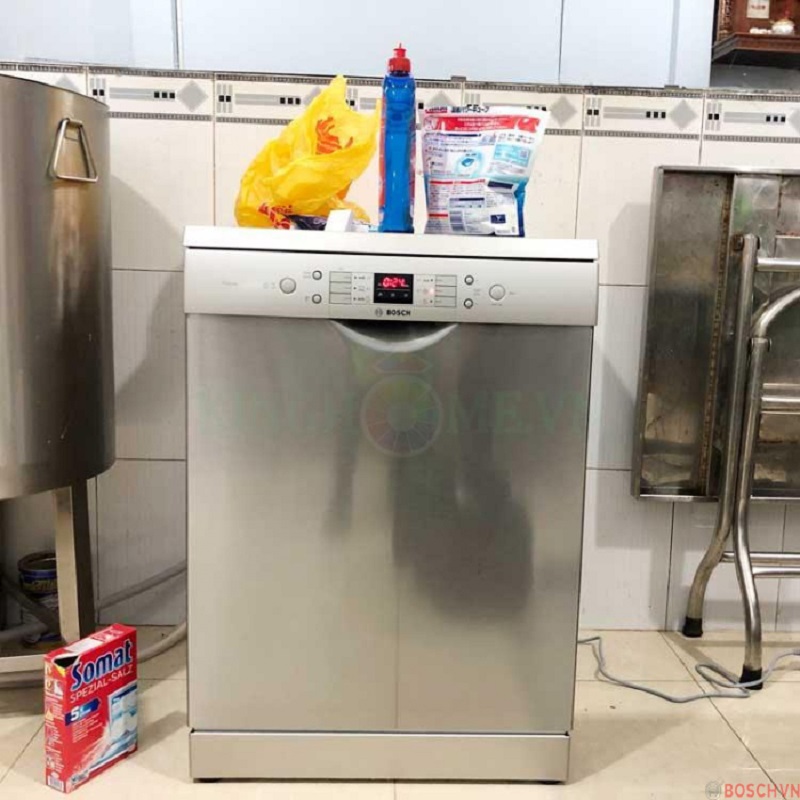 Máy rửa bát Bosch SMS63L08EA