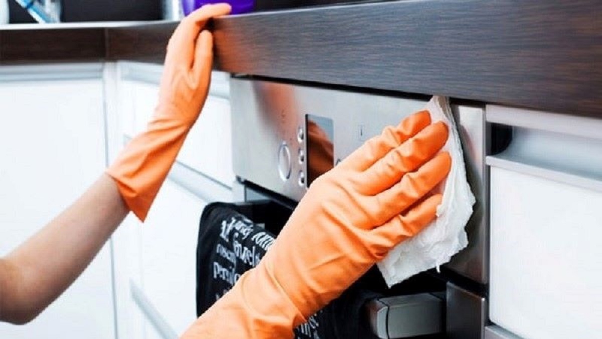 Vệ sinh và bảo dưỡng máy rửa bát Bosch SMS63L08EA đúng cách