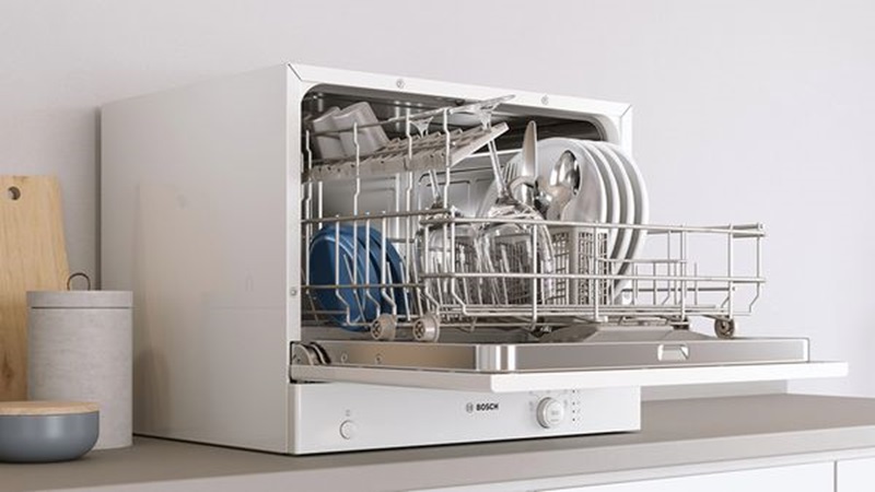 Để bát đĩa tự khô nhờ không khí nóng cho