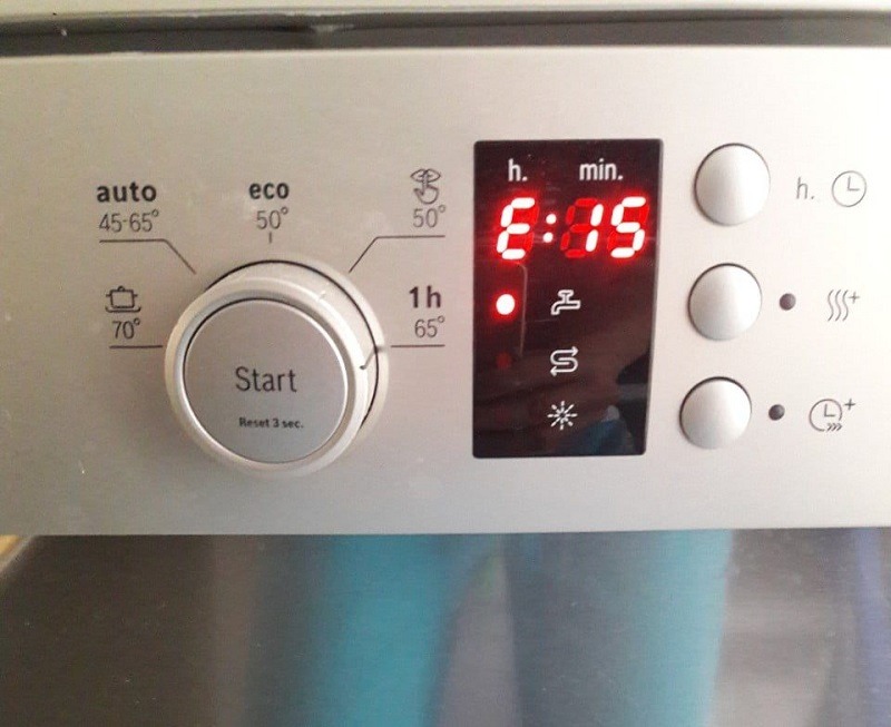 Máy rửa bát Bosch sáng đèn báo lỗi: Nguyên nhân và cách xử lý như thế nào?