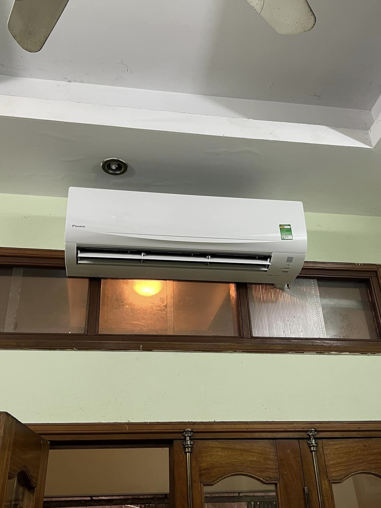 So sánh giữa điều hòa Daikin 2 chiều FTHF50VVMV và Daikin 1 chiều FTF50XV1V