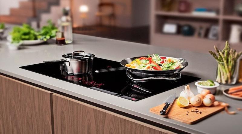 Chưa tới 10 triệu đồng sở hữu ngay bếp từ Bosch 2 vùng nấu PPI82560MS series 8 sang trọng và hiện đại