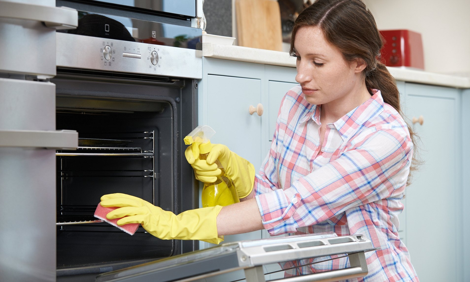 Làm thế nào để vệ sinh lò nướng Bosch đúng cách và hiệu quả?