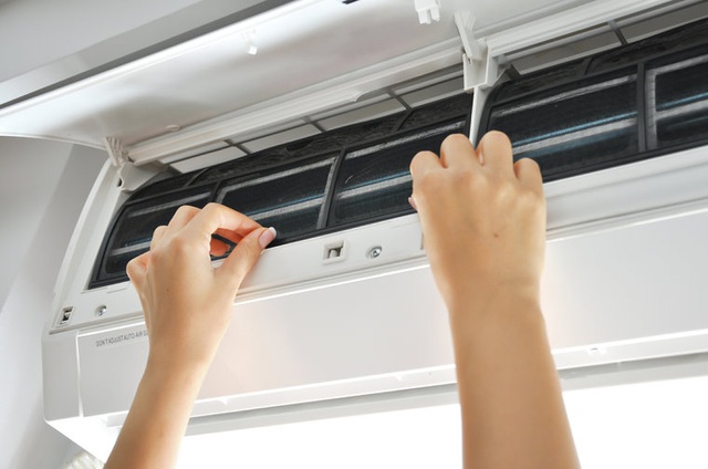 Vì sao nên vệ sinh lưới lọc bụi bên trong dàn lạnh điều hòa Casper