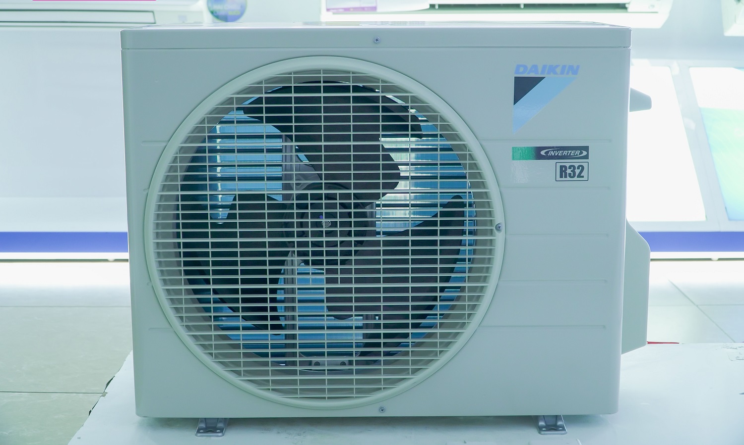 Chia sẻ về một số tính năng đáng chú ý trên điều hòa Daikin 9000btu FTKB25YVMV