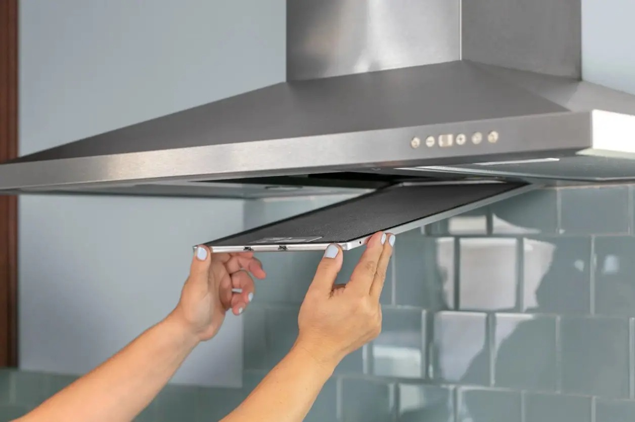 Mách bạn một vài cách vệ sinh tấm lưới lọc của máy hút mùi Bosch dễ dàng và nhanh chóng