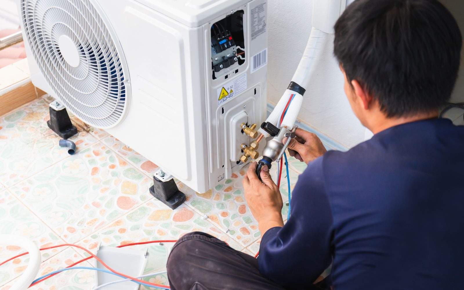 Điều hòa đang chạy lại đột ngột dừng lại và ngừng hoạt động là lỗi do đâu?