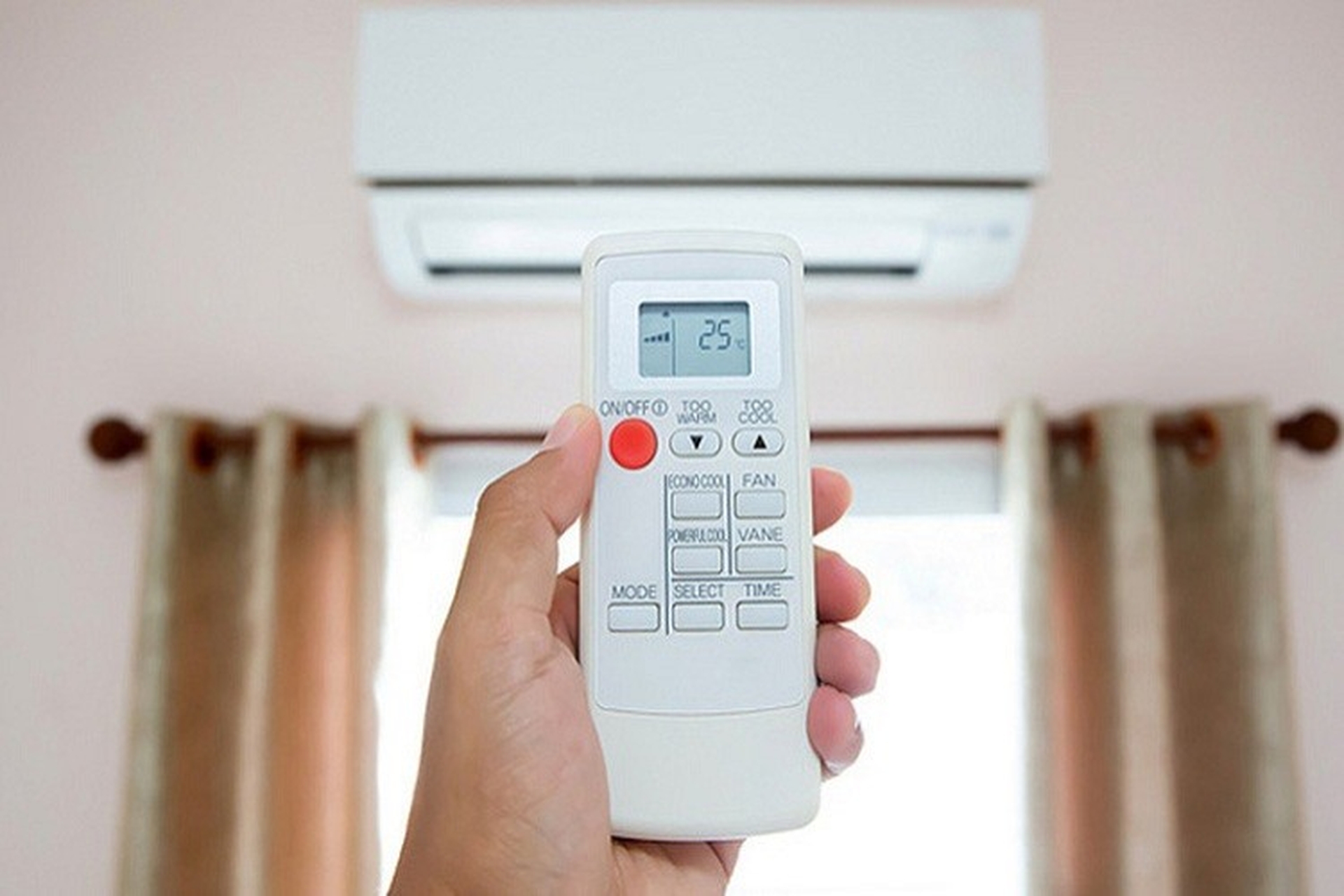 Nên tắt điều hòa bằng Remote hay cầu dao, cách tắt nào nên dùng?
