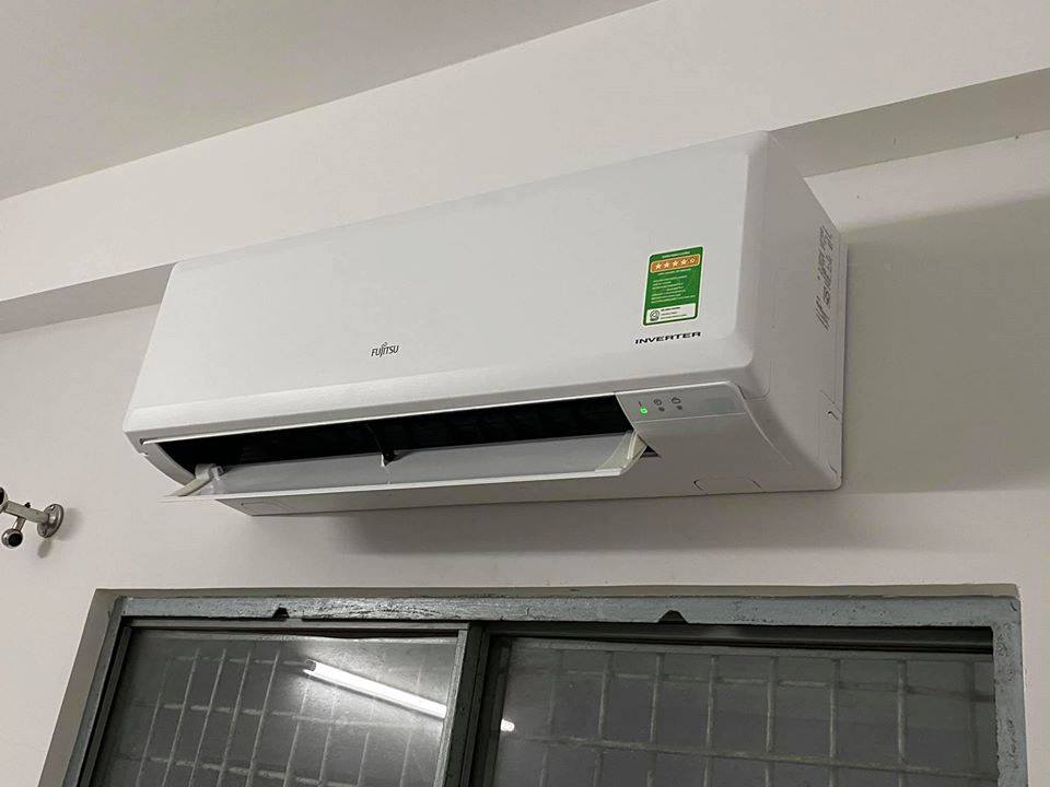 So sánh nên mua điều hòa Daikin FTKB25YVMV hay điều hòa Fujitsu ASAG09CPTA-V