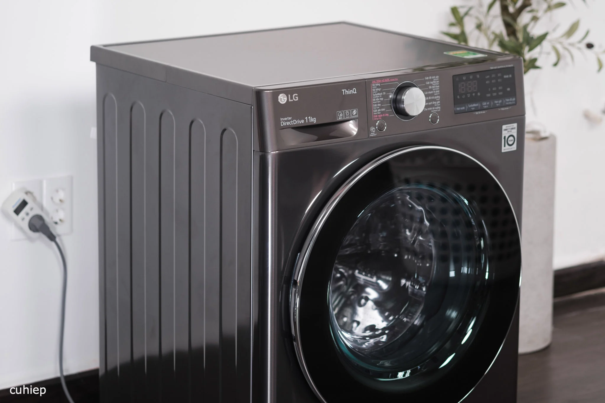 Trải nghiệm giặt giũ thông minh với máy giặt LG 9Kg FB1209S6M