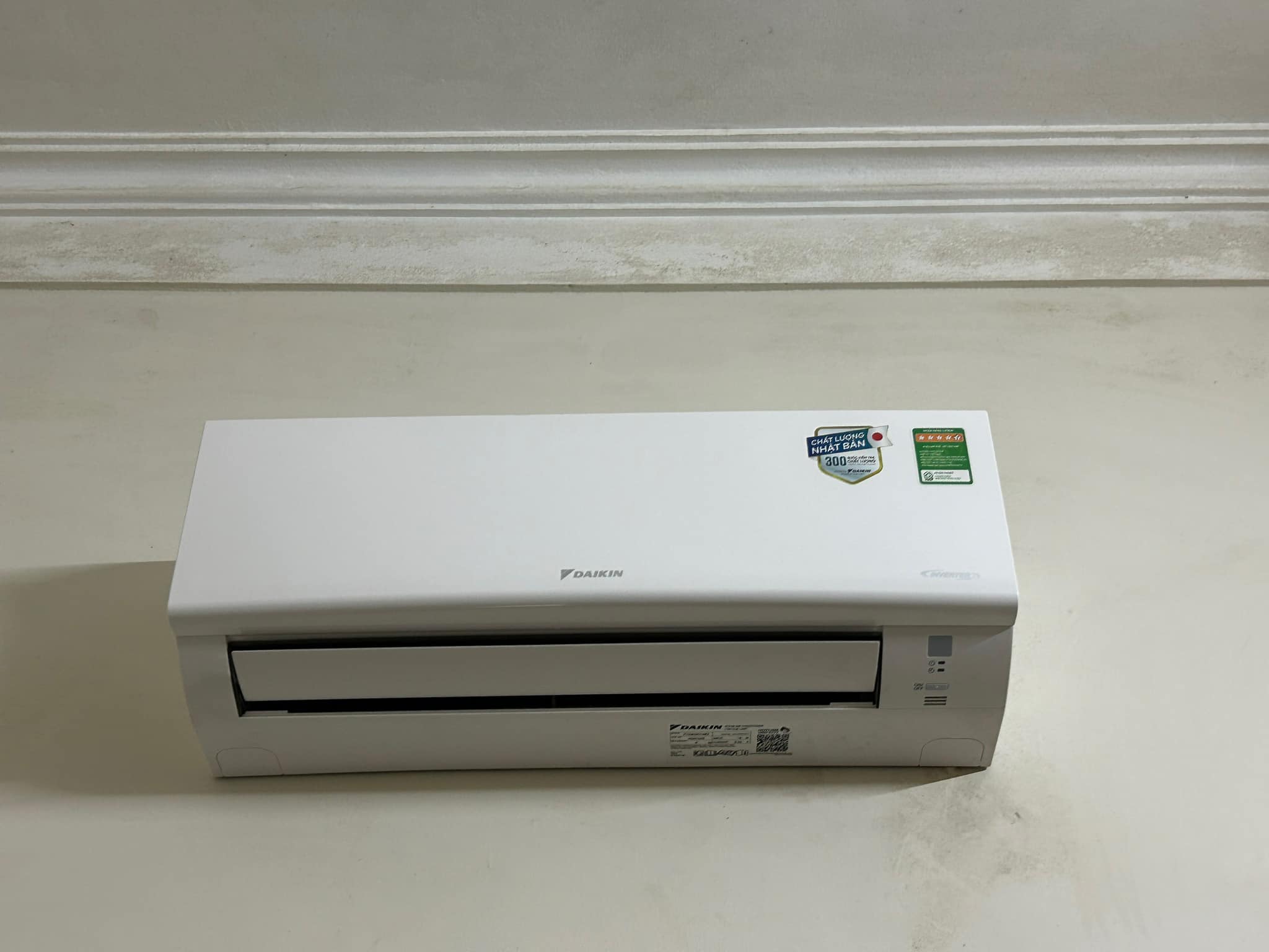 Đánh giá về ưu nhược điểm điều hòa Daikin 9000btu 1 chiều FTKB25ZVMV mới 2025