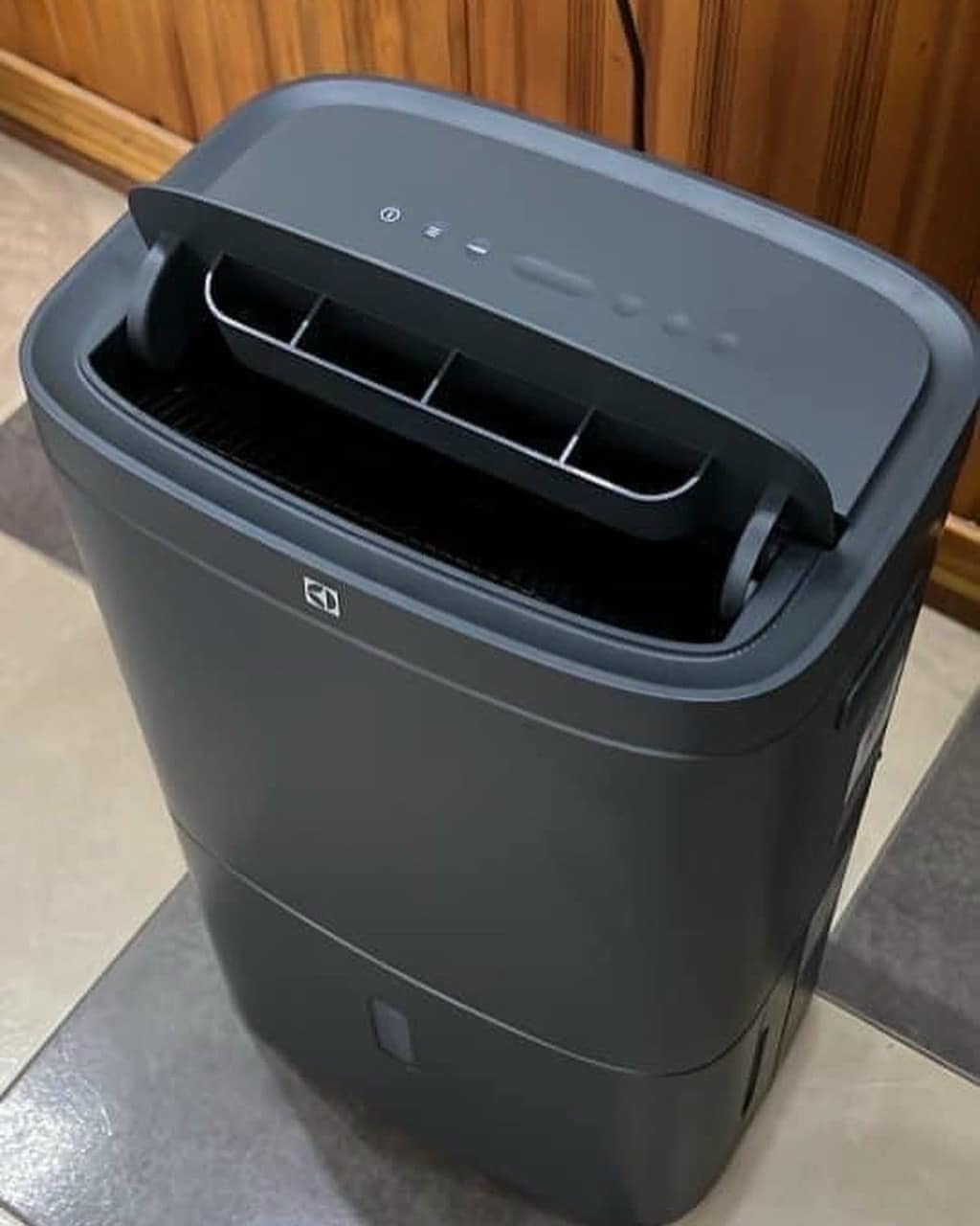 Đánh giá chi tiết về ưu nhược điểm của máy hút ẩm Electrolux EDH12TRBD2