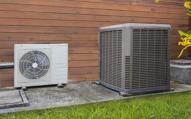 Máy nước nóng công nghiệp giá rẻ Midea hay Ariston tốt hơn? Nên mua loại nào?