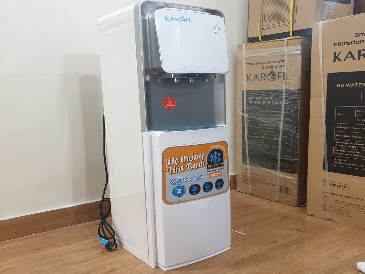 Khám phá cây nước nóng lạnh Karofi hút bình HC19 giải pháp tiện ích cho cuộc sống hiện đại