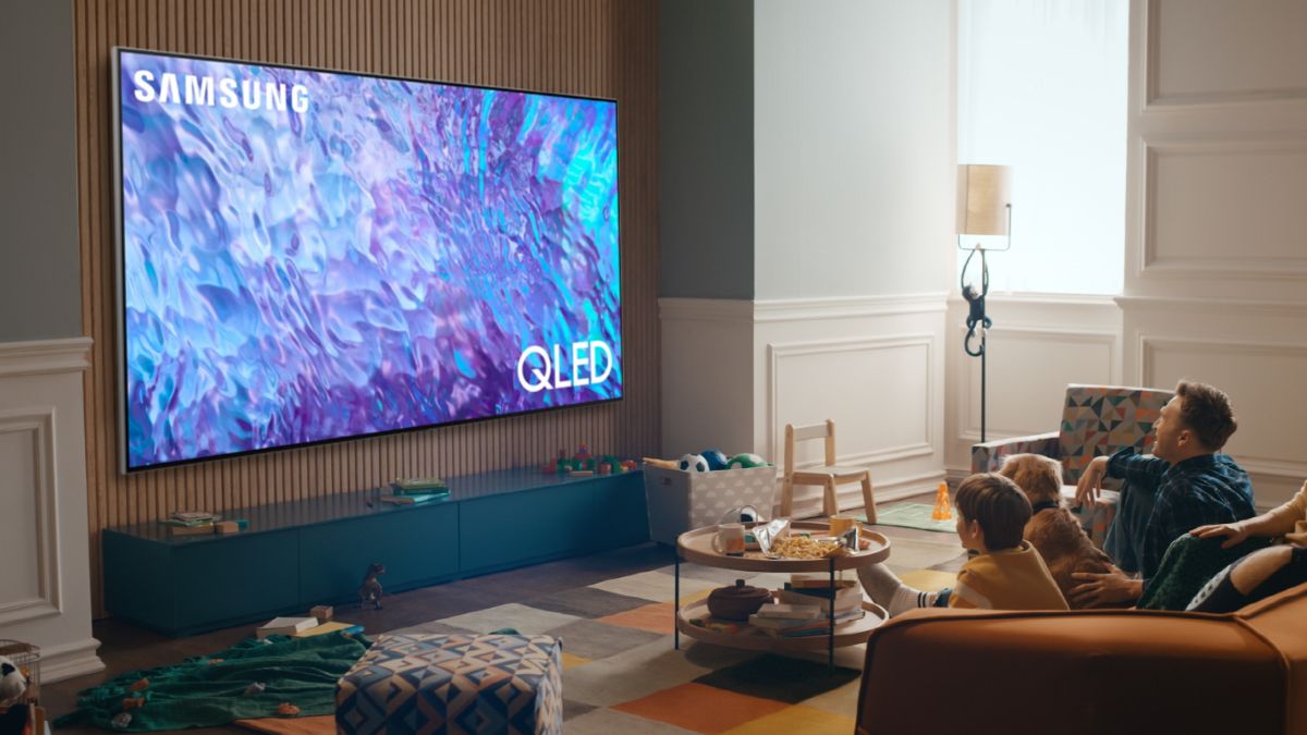 Trải nghiệm không giới hạn với smart tivi samsung QLED QA75Q8F5AKXXV