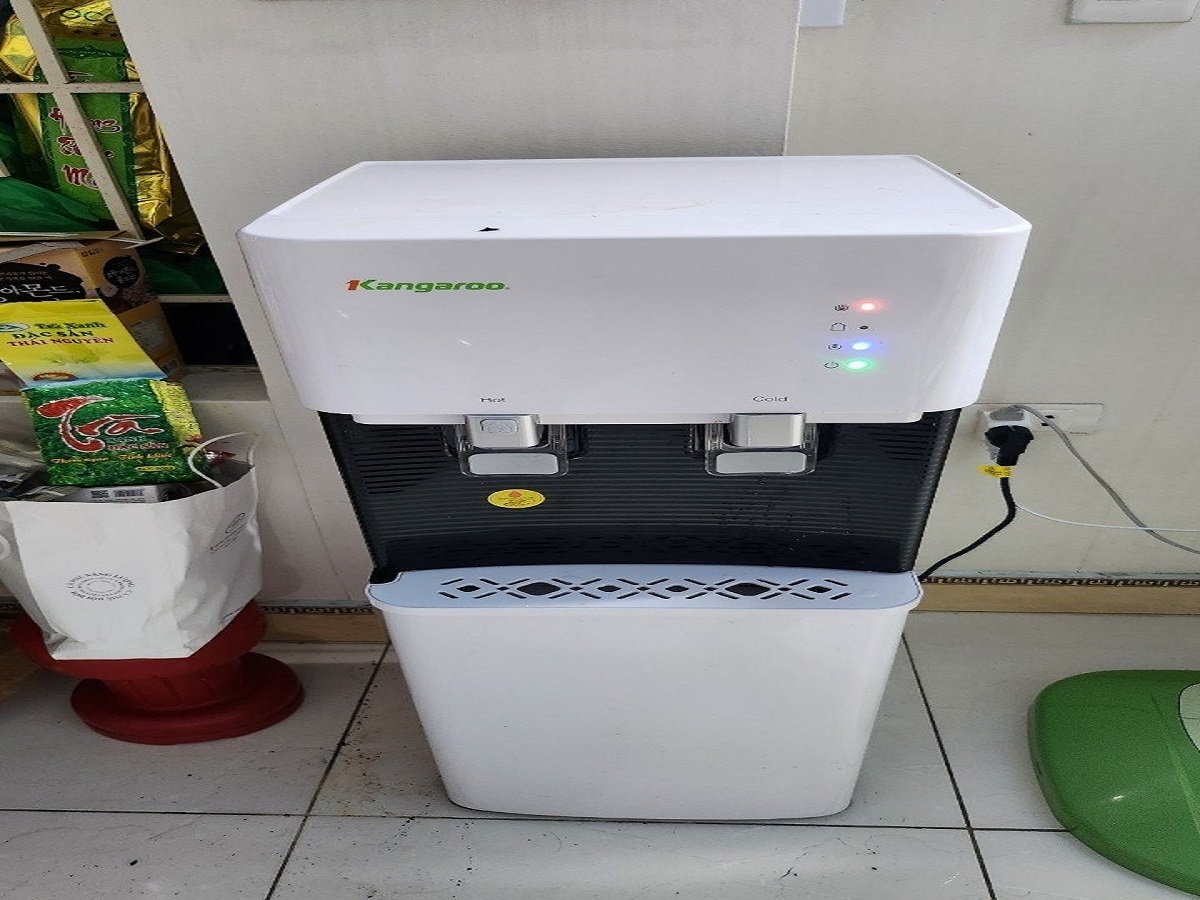 Cây nước nóng lạnh Kangaroo 2 vòi KG49A3 thiết kế sang trọng, hiệu năng ấn tượng