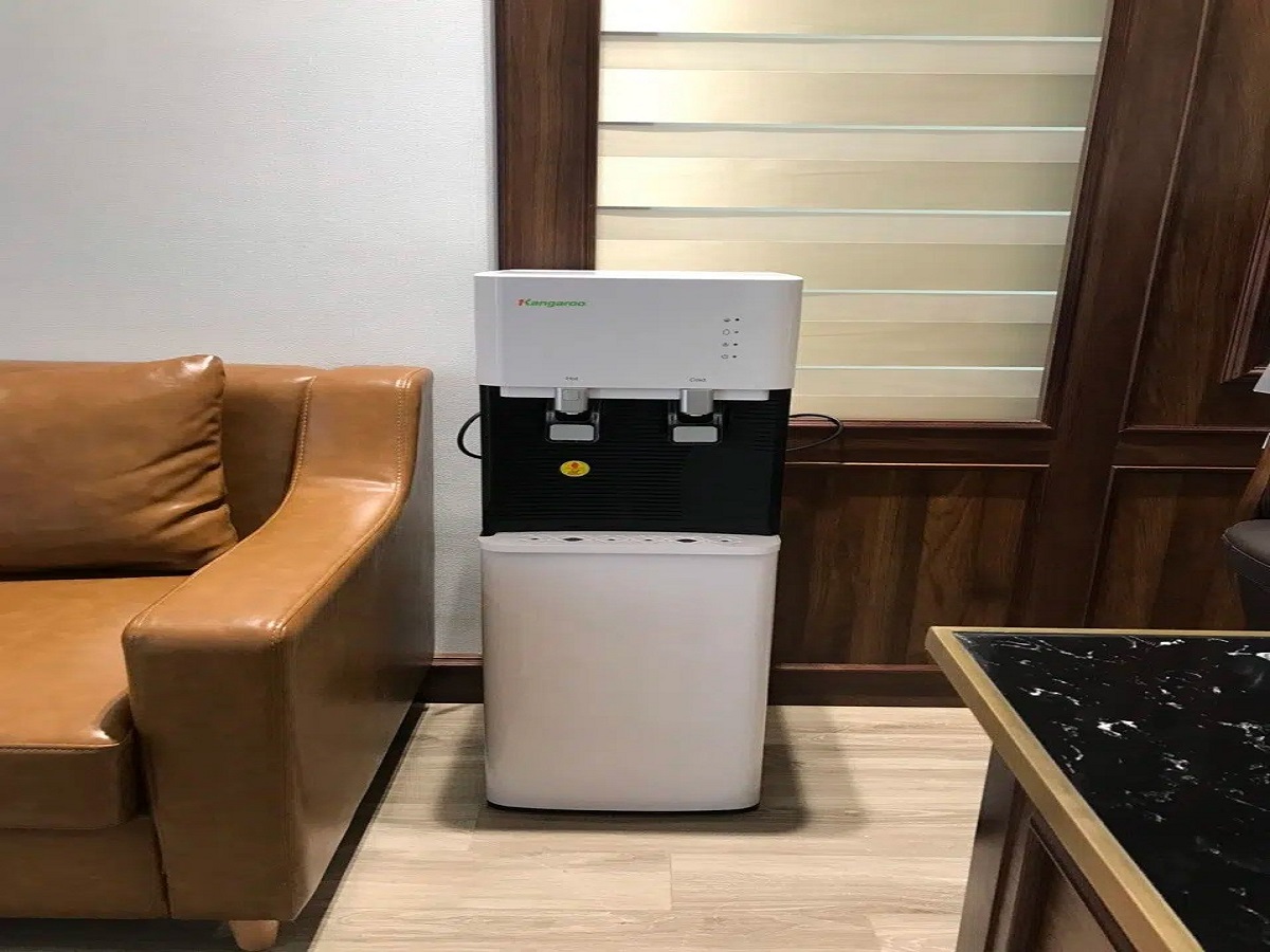 Khám phá đặc điểm nổi bật của cây nước nóng lạnh Kangaroo 2 vòi KG49A3