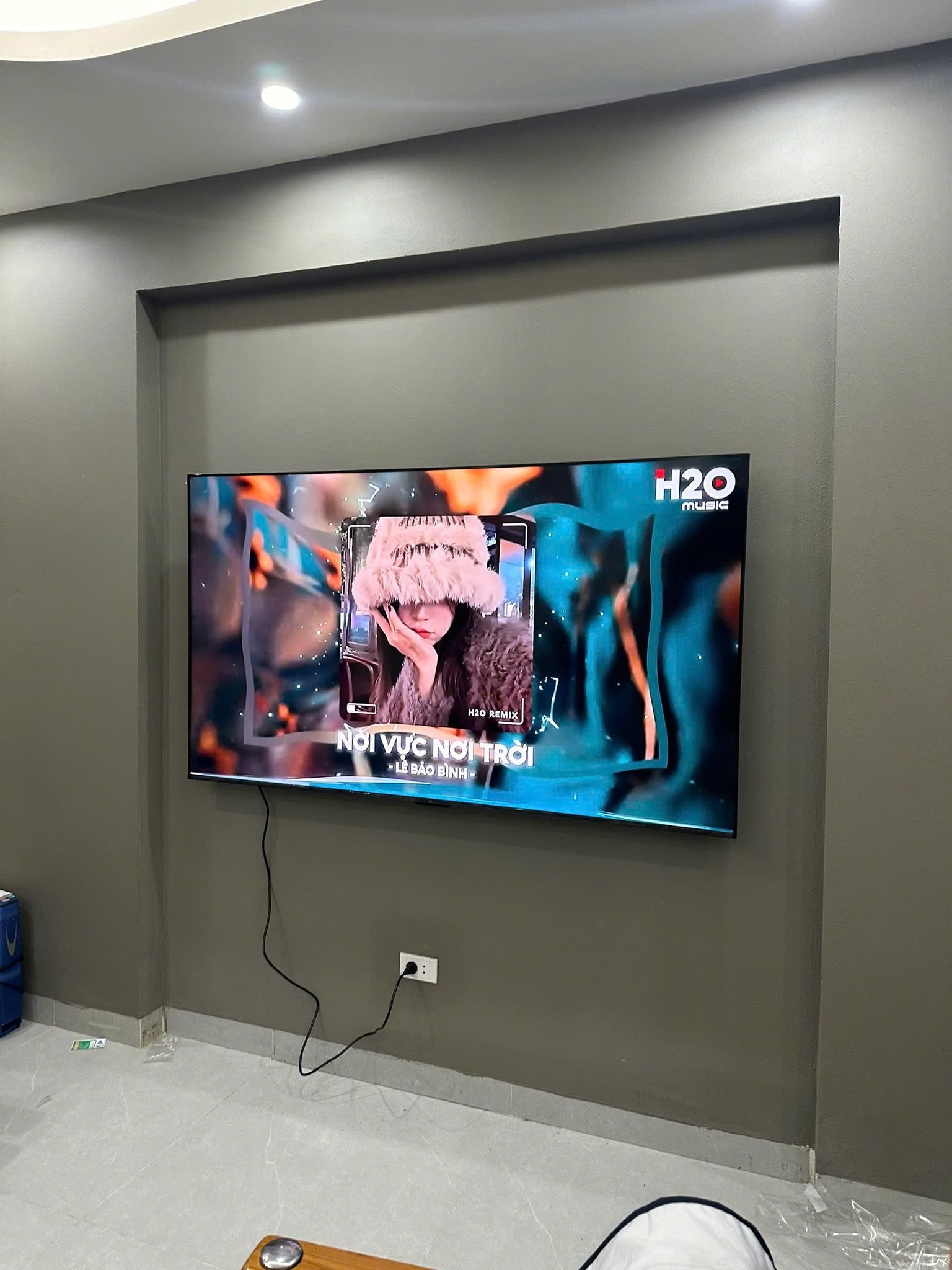 Tivi Coocaa 43 inch Full HD 43Z72, lựa chọn thích hợp cho ai có nhu cầu giải trí đơn giản