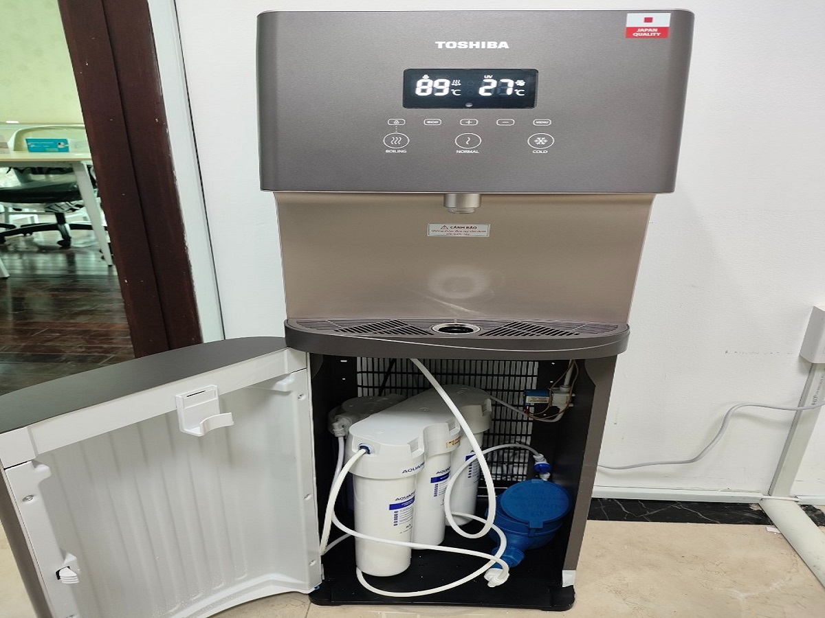 Đánh giá chi tiết cây nước nóng lạnh hút bình Toshiba RWF-W1830UVBV (T) thiết kế tinh tế, tiện ích vượt trội