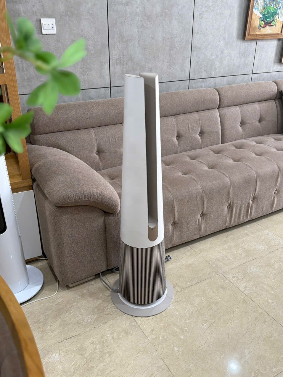 Review về máy lọc không khí LG PuriCare AeroTower FS15GPBK0 có đặc điểm gì, có nên mua?