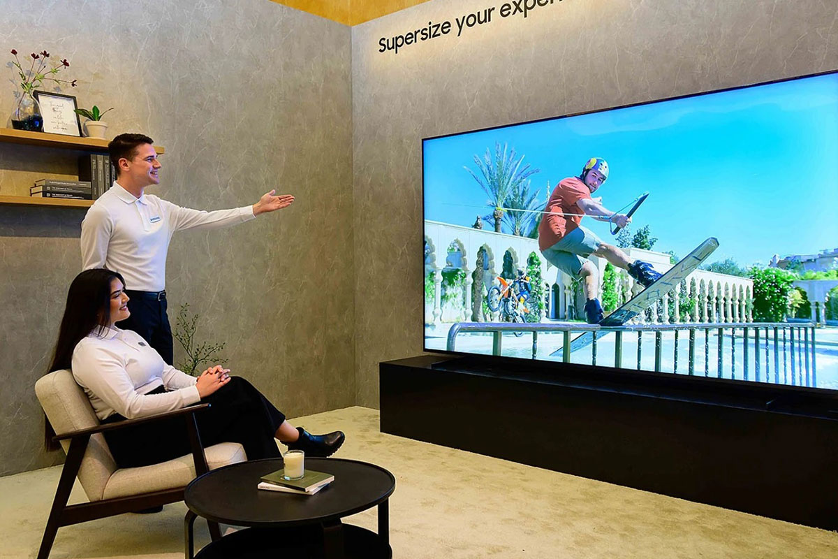 Trải nghiệm tính năng thông minh trên tivi Samsung OLED QA55S85FAEXXV