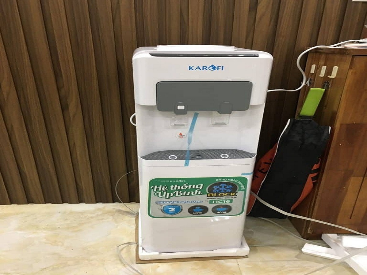 Cây nước nóng lạnh Karofi 2 vòi HC16 khi công nghệ gắn liền với cuộc sống thực tế