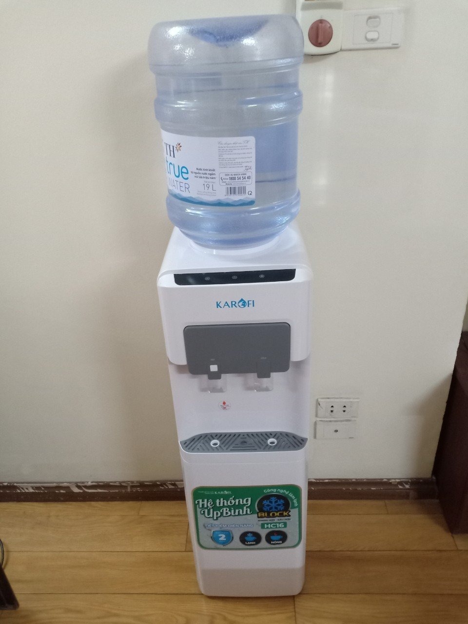 Cây nước nóng lạnh Karofi 2 vòi HC16 khi công nghệ gắn liền với cuộc sống thực tế