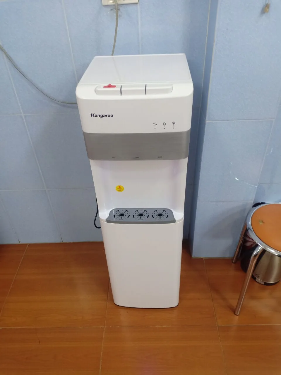 Cây nước nóng lạnh Kangaroo 3 vòi KG56A3 tiện nghi hiện đại cho mọi không gian sống