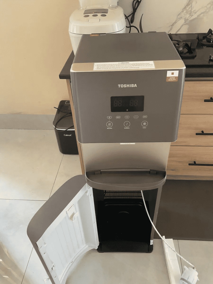 Cây nước nóng lạnh Toshiba 1 vòi RWF-W1830UVBV (T) công nghệ UV kháng khuẩn thế hệ mới