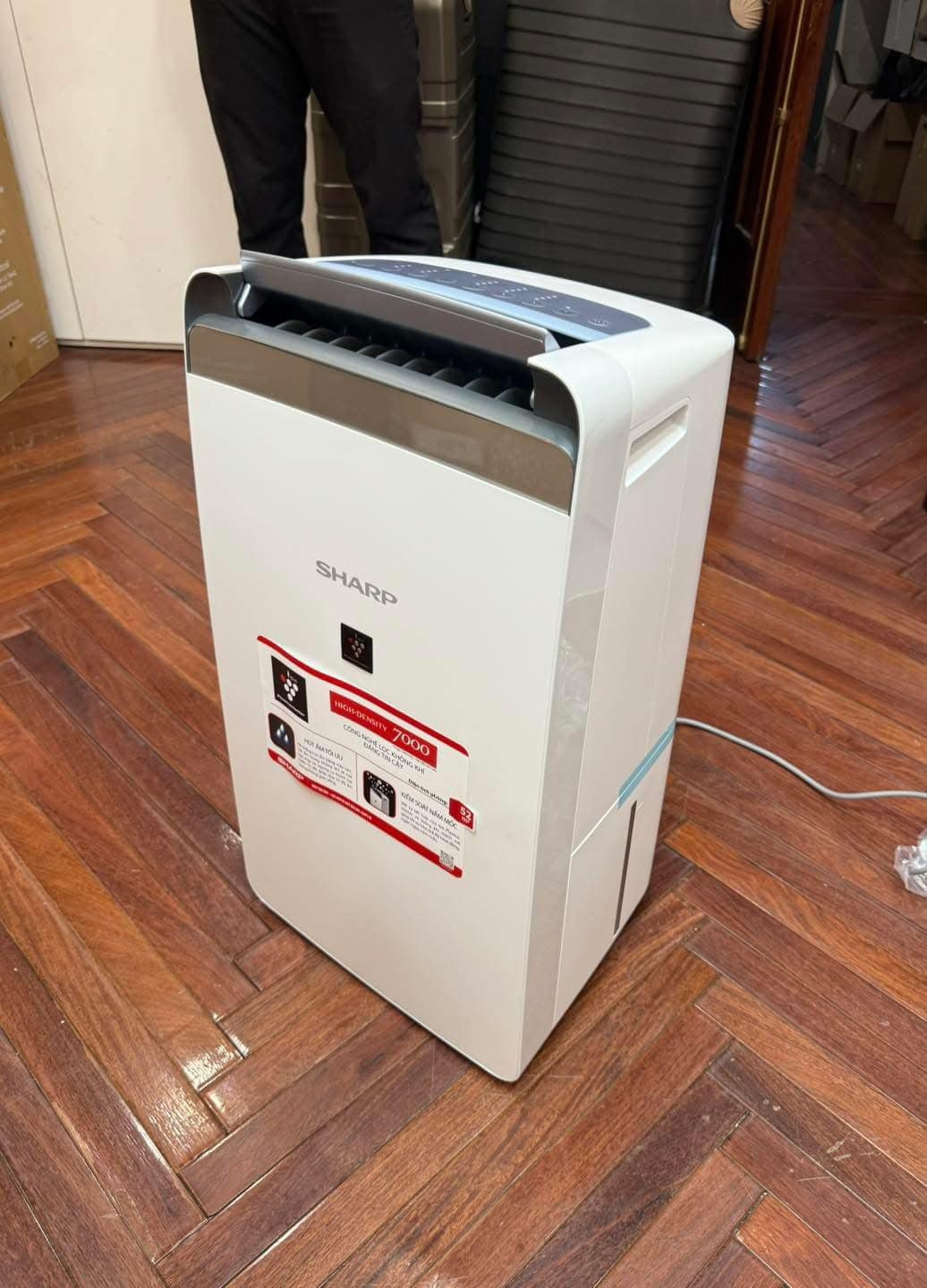 Đánh giá về ưu nhược điểm của máy hút ẩm lọc không khí Sharp DW-J20FV-W