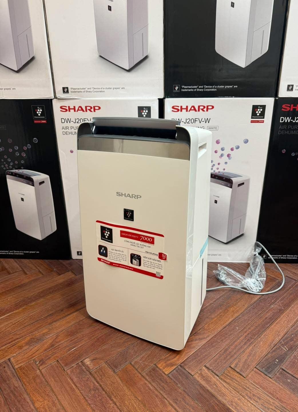 Đánh giá về ưu nhược điểm của máy hút ẩm lọc không khí Sharp DW-J20FV-W