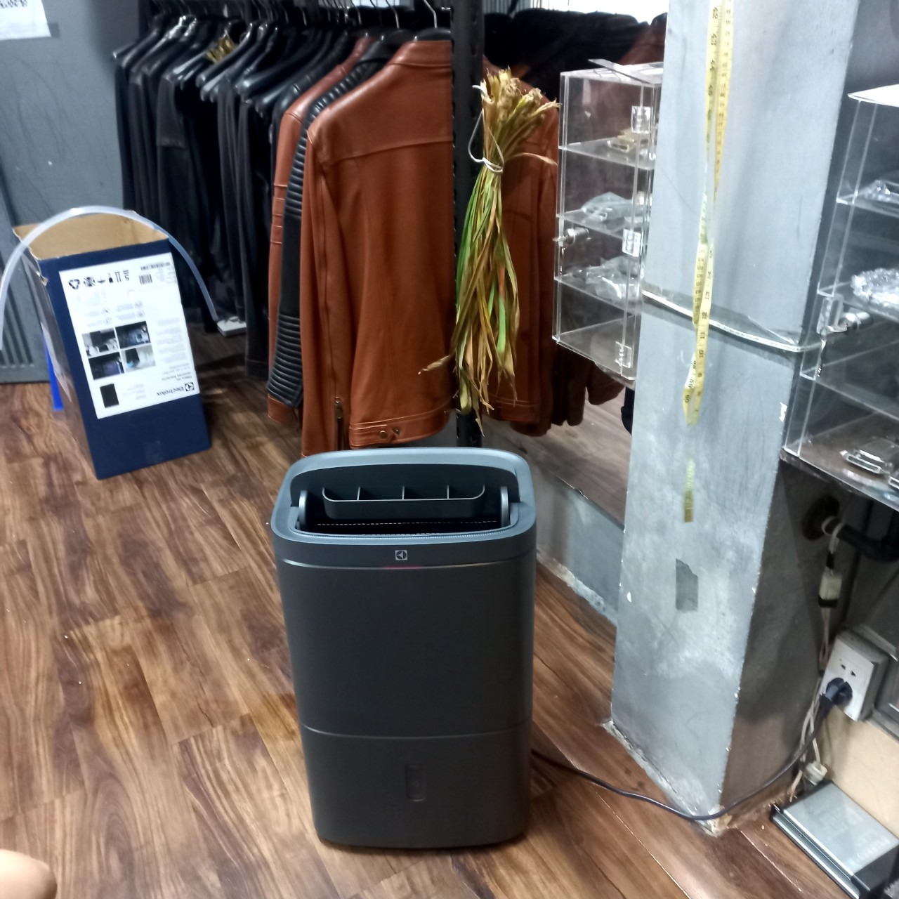 Đánh giá tính năng công nghệ trên máy hút ẩm Electrolux EDH14TRBD2, phù hợp với ai?