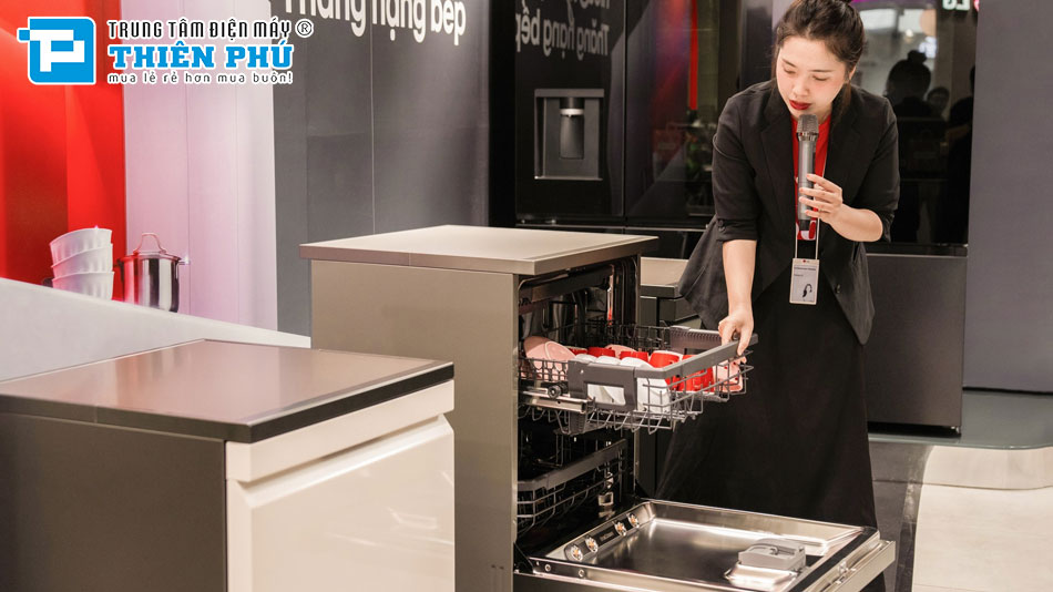 Công nghệ sấy ngưng tụ và tự động hé cửa: Bát đĩa khô ráo, vệ sinh