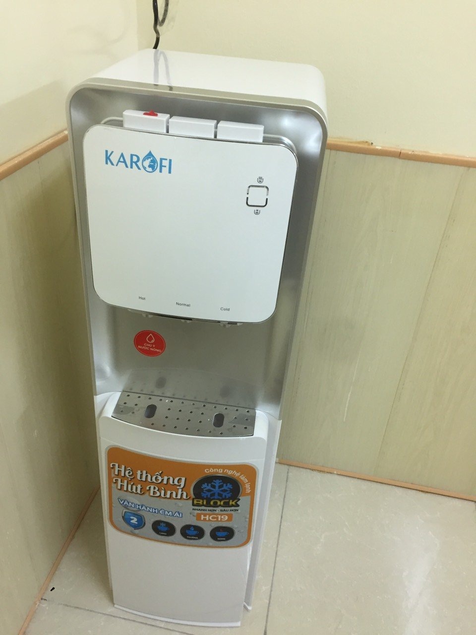 Cây nước nóng lạnh Karofi 3 vòi HC19 sự kết hợp hoàn hảo giữa công nghệ hiện đại và tiện ích đời sống