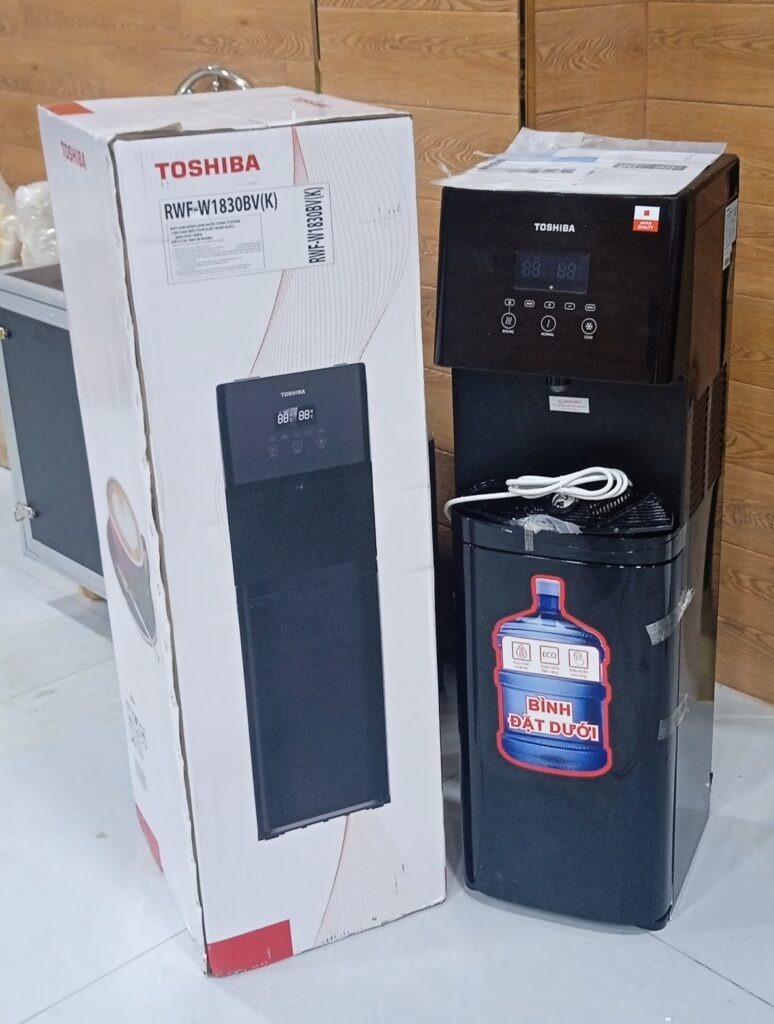 Cây nước nóng lạnh Toshiba 1 vòi RWF-W1830BV (K) tích hợp công nghệ đỉnh cao, phục vụ cuộc sống thực tế