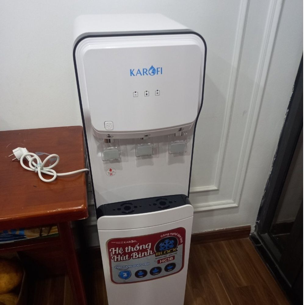 Cây nước nóng lạnh Karofi 3 vòi HC18 sự kết hợp hoàn hảo giữa hiệu năng vượt trội và thiết kế hiện đại