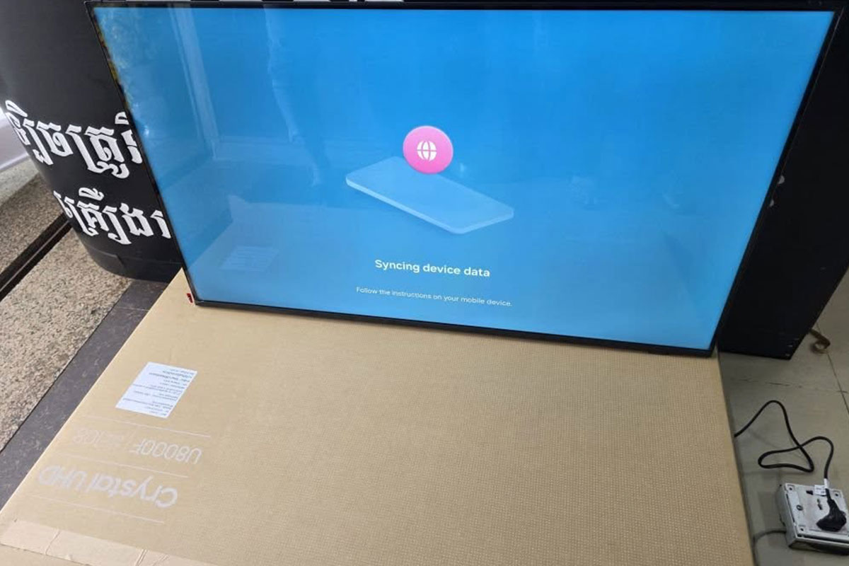 Đánh giá ưu nhược điểm của smart tivi Samsung 43 inch 4K UA43U8000F model 2025