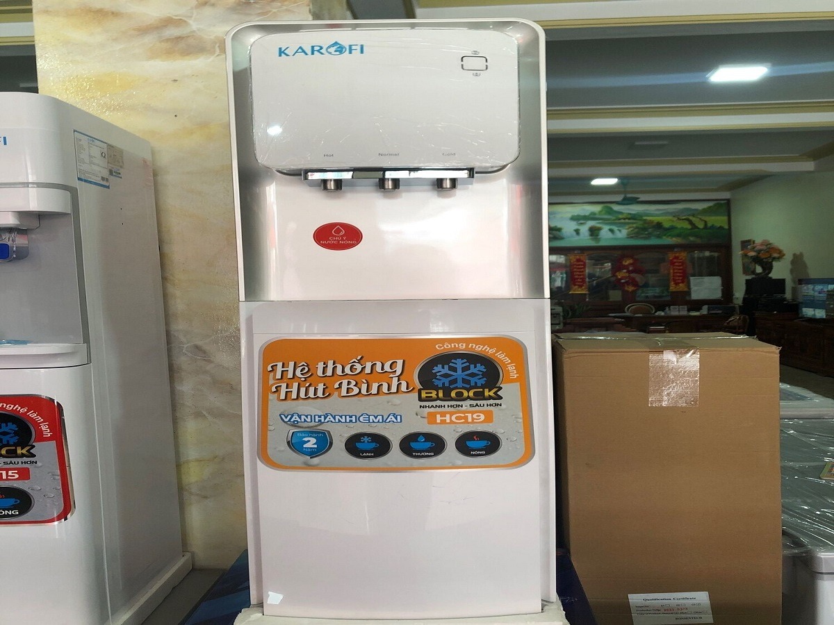 Cây nước nóng lạnh Karofi 3 vòi HC19 biểu tượng của công nghệ và thiết kế sang trọng trong mỗi không gian sống