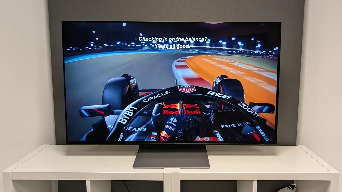 Đánh giá tổng quan về smart tivi Samsung OLED Vision AI QA55S90F có tốt không?