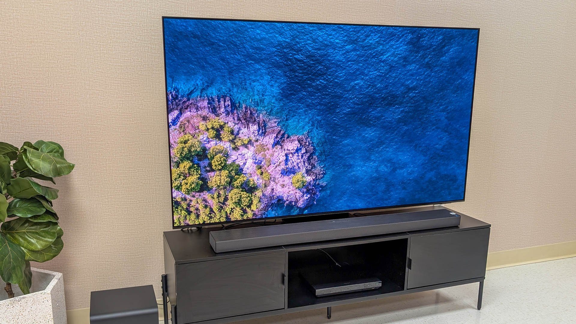 Review chi tiết về smart tivi Samsung OLED 83 inch 4K QA83S95F ra mắt năm 2025