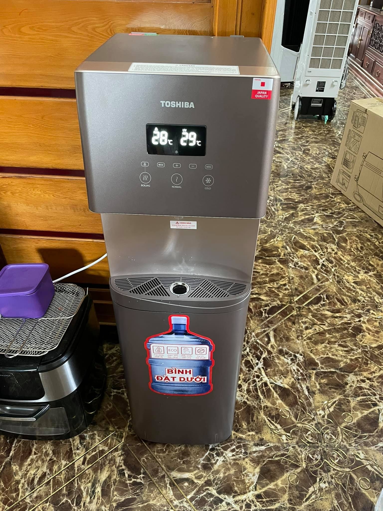 Review cây nước nóng lạnh Toshiba hút bình RWF-W1830UVBV (T) thiết kế sang trọng, công nghệ tiên tiến