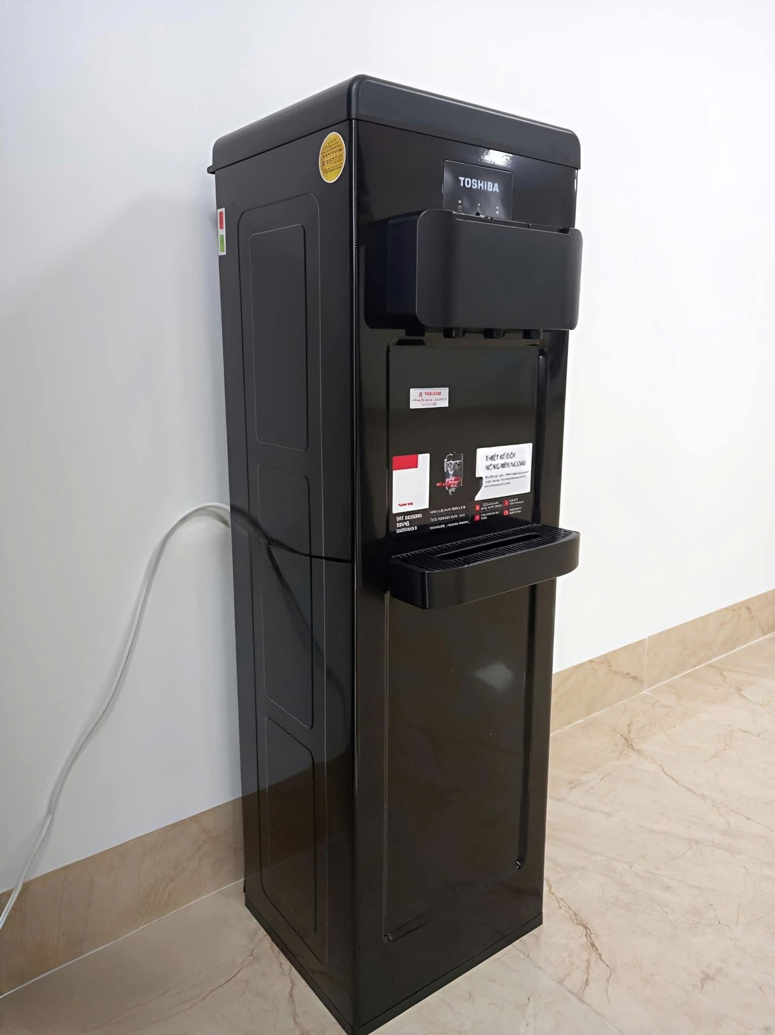 Cây nước nóng lạnh Toshiba úp bình RWF-W1917TV(K1) công nghệ ưu việt và thiết kế tinh tế