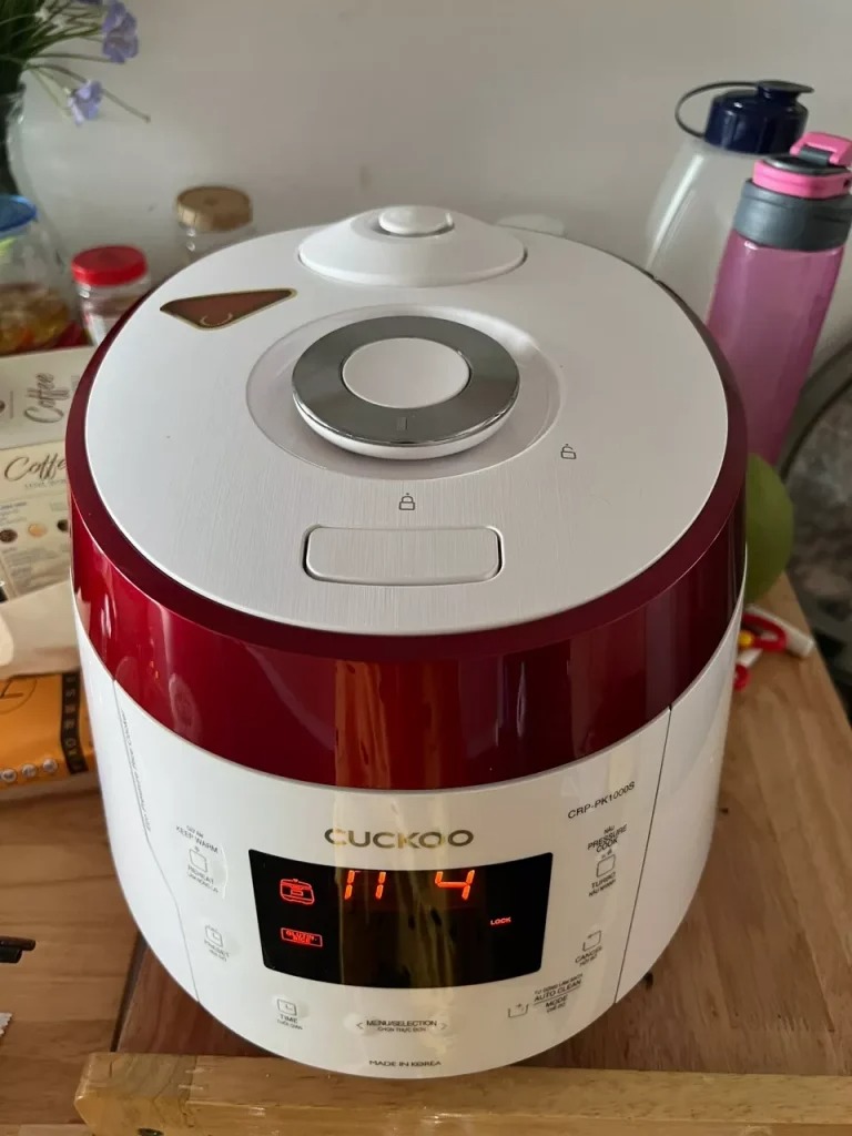 Nồi cơm áp suất điện tử Cuckoo CRP-PK1000S 1.8 Lít Đỏ - Trắng trợ thủ nấu ăn đa năng cho gia đình hiện đại