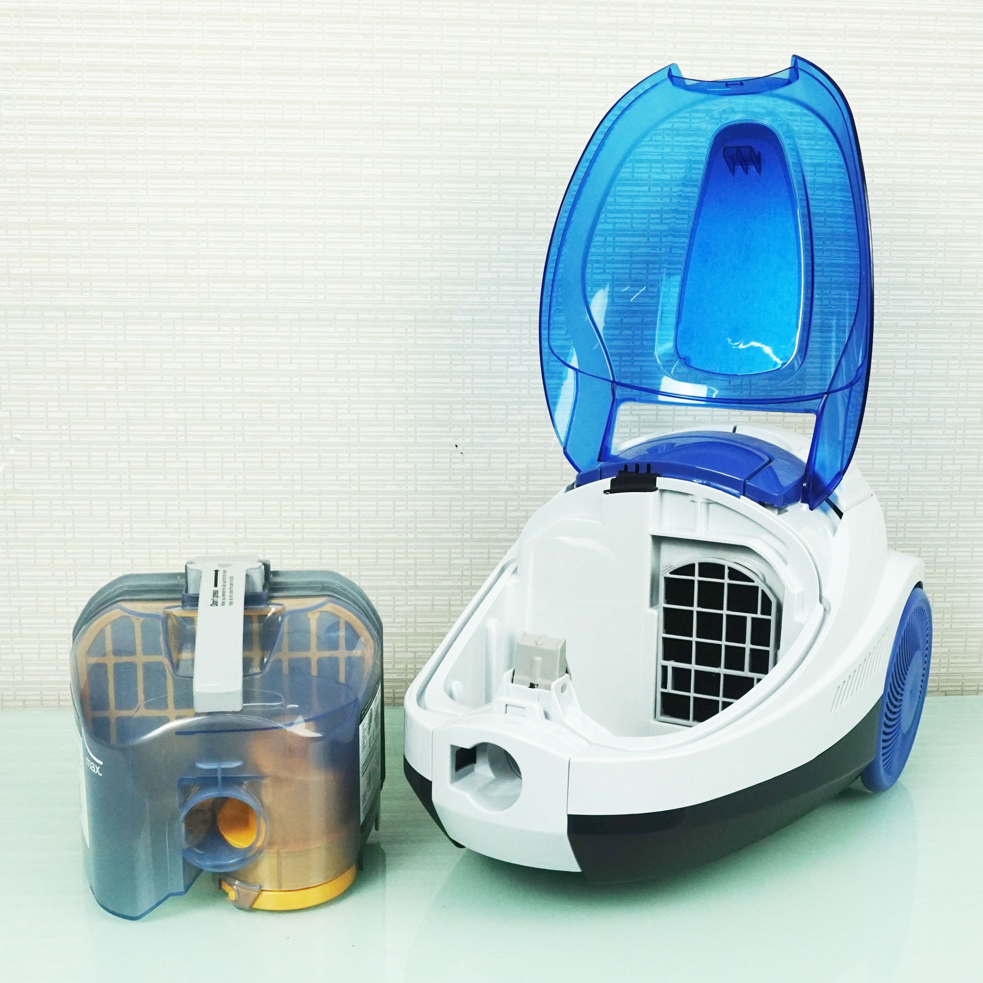 Máy hút bụi Hitachi CV-SF18 sức mạnh làm sạch vượt trội cho ngôi nhà hiện đại