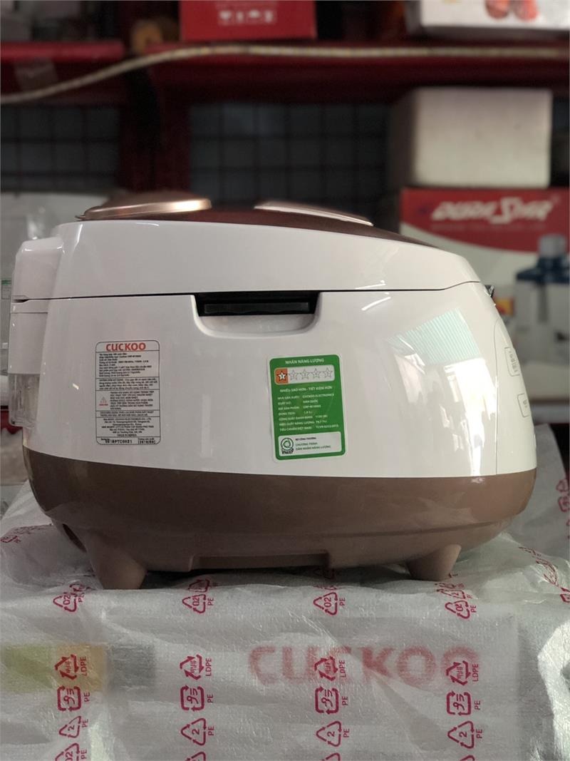 Nồi cơm áp suất điện tử Cuckoo CRP-M1000S 1.8 Lít Trắng - Hồng giải pháp nấu ăn hiện đại cho mọi gia đình